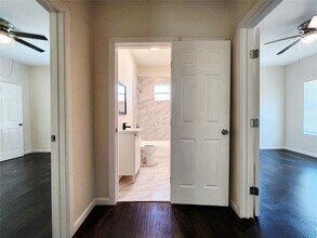 2545 Metropolitan Ave in Dallas, TX - Building Photo - Building Photo