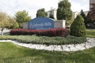 Lakeside Hills in Omaha, NE - Building Photo - Building Photo