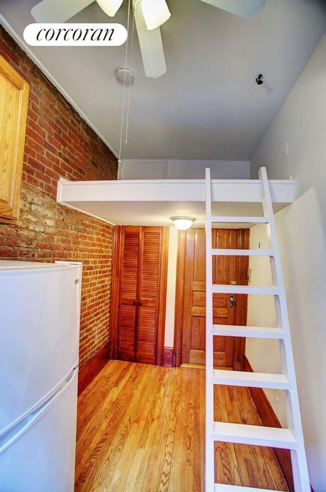 104 W 80th St in New York, NY - Building Photo - Building Photo