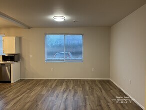 8501 Locust Ave E, Unit 102 in Bonney Lake, WA - Building Photo - Building Photo