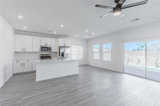 9946 Kimura Hls Ave in Las Vegas, NV - Building Photo - Building Photo