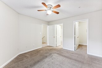 Columbia Wood in Newnan, GA - Foto de edificio - Building Photo