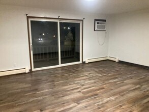 201 1st Ave NE in Mandan, ND - Foto de edificio - Building Photo