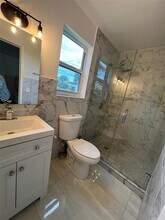 2015 N 32nd Ave in Hollywood, FL - Foto de edificio - Building Photo