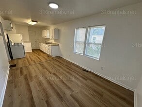 546 N Clayton Ave in Wichita, KS - Building Photo - Building Photo