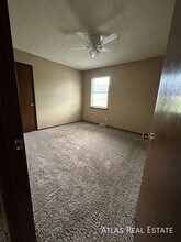 17310 E 48th Terrace S in Independence, MO - Foto de edificio - Building Photo