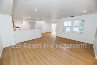 128 Kingfisher St in Brentwood, CA - Building Photo - Building Photo