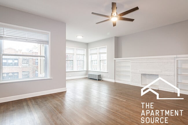 property at 1454 W Winnemac Ave