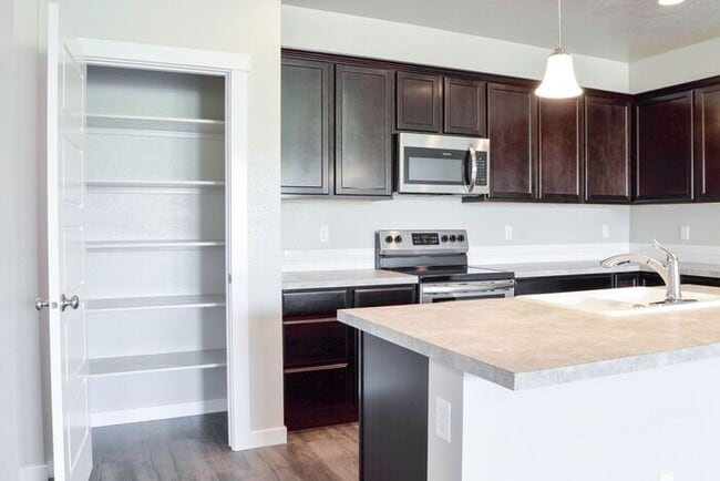 6061 N Masago Ave in Boise, ID - Building Photo - Building Photo