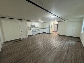 191 E Housatonic St in Dalton, MA - Building Photo - Building Photo