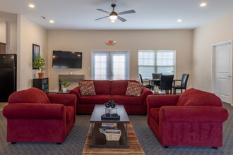 Parkside Trace Apartments in Charlestown, IN - Building Photo - Building Photo