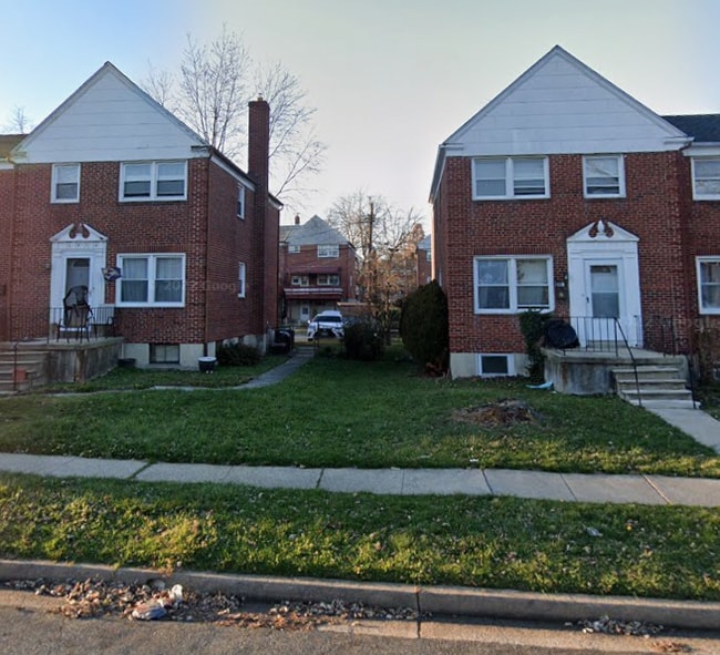 property at 1500 Clairidge Rd