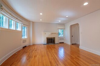 11 4th Rd in Great Neck, NY - Building Photo - Building Photo