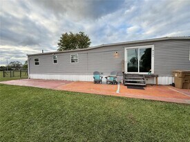 4153 Fanny Bass Rd in St. Cloud, FL - Building Photo