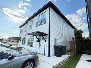 4511 Reed Rd in Houston, TX - Building Photo - Building Photo