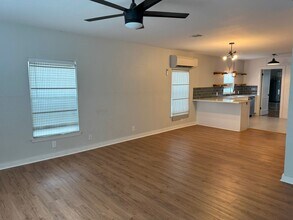 323 Arlington Ct in San Antonio, TX - Building Photo - Building Photo