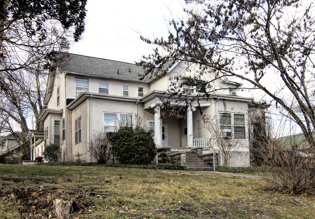 Southern Manor in Knoxville, TN - Foto de edificio