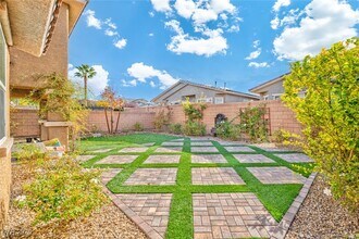 695 Steve Wruck Ct in Henderson, NV - Building Photo - Building Photo
