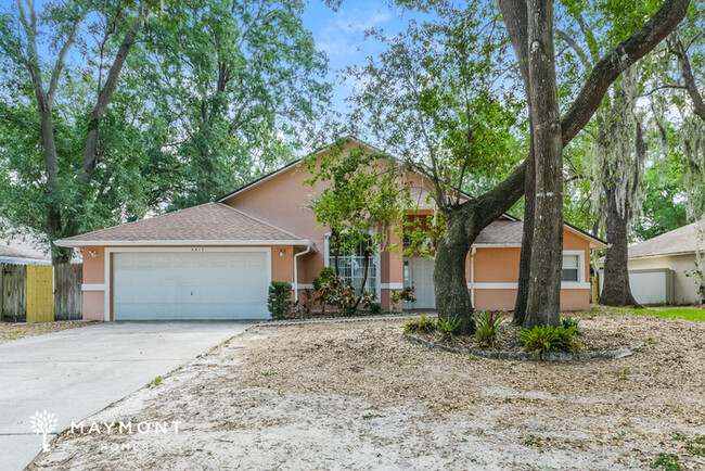 property at 4417 White Oak Cir
