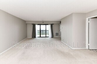 205 Yoakum Pkwy in Alexandria, VA - Foto de edificio - Building Photo