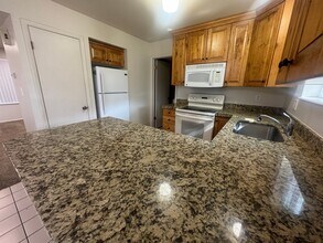1961 Parkridge Dr in Cottonwood Heights, UT - Building Photo - Building Photo
