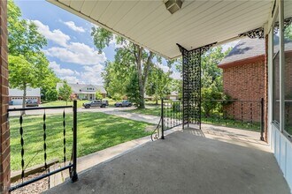 24111 Edgehill Dr in Beachwood, OH - Building Photo - Building Photo