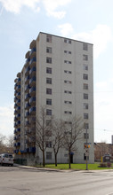 2255 Weston Rd in Toronto, ON - Building Photo - Building Photo