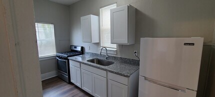 403 Cowling St-Unit -1 in Houston, TX - Building Photo - Building Photo