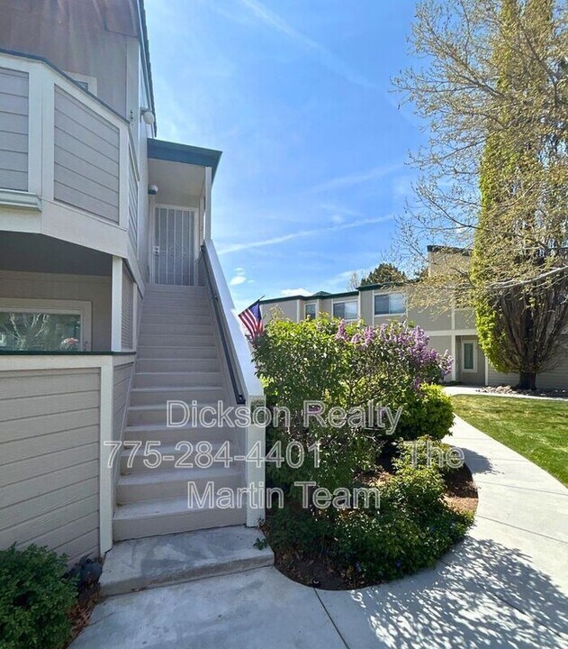 2519 Sunny Slope Dr in Sparks, NV - Foto de edificio