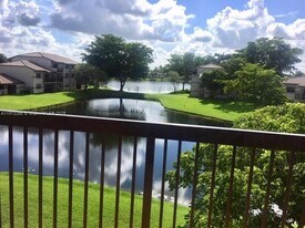 9925 Nob Hill Pl in Sunrise, FL - Building Photo