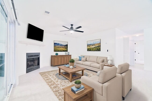 7955 Edgebrook Cir