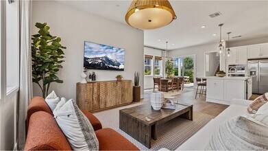 285 Shoveler in Irvine, CA - Building Photo - Building Photo