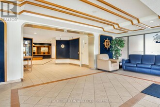 5250-5250 Lakeshore Rd. in Burlington, ON - Building Photo - Building Photo