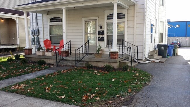 property at 356 S Broadway Park
