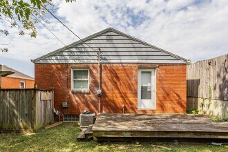 243 S Bradley Ave in Indianapolis, IN - Building Photo - Building Photo