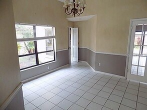1413 Star Jasmine Ln in Brandon, FL - Building Photo - Building Photo