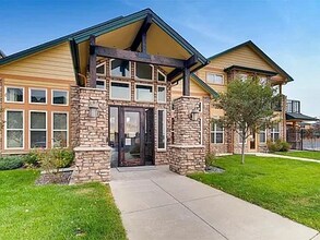 7222 S Blackhawk St in Englewood, CO - Building Photo - Building Photo