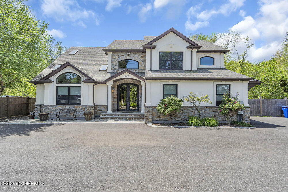 620 Brookside Dr in Toms River, NJ - Building Photo