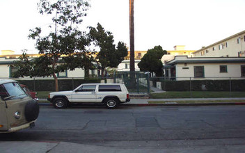 1544 N Serrano Ave in Los Angeles, CA - Building Photo - Building Photo