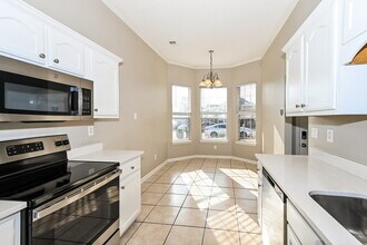 7850 Fallstone Rd in Memphis, TN - Building Photo - Building Photo