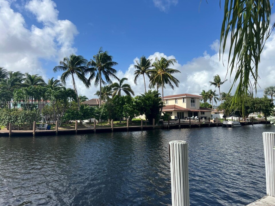 201 SE 6th Ave in Pompano Beach, FL - Foto de edificio