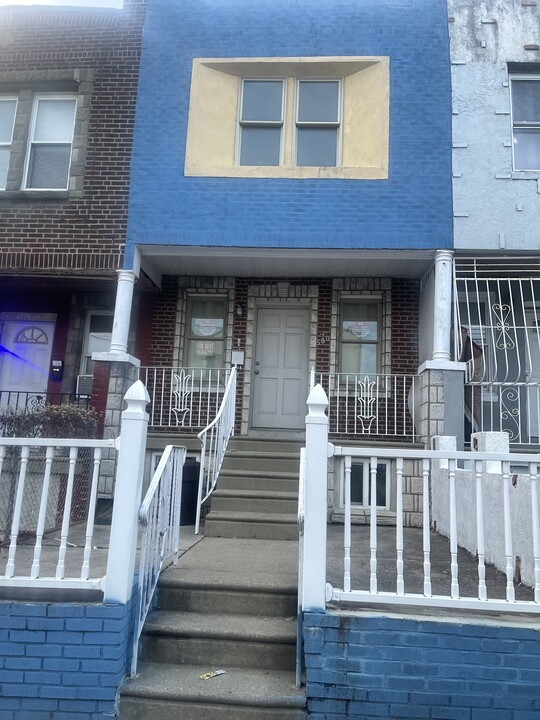 4580 N Palethorp St in Philadelphia, PA - Building Photo