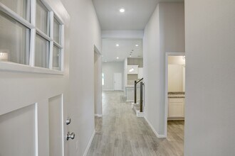 725 W Foley St in Alvin, TX - Building Photo - Building Photo