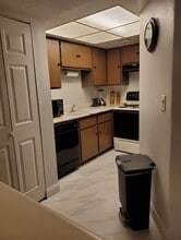 5729 Smoke Ranch Rd in Las Vegas, NV - Building Photo - Building Photo