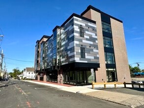 21 Summer St in Natick, MA - Building Photo - Building Photo