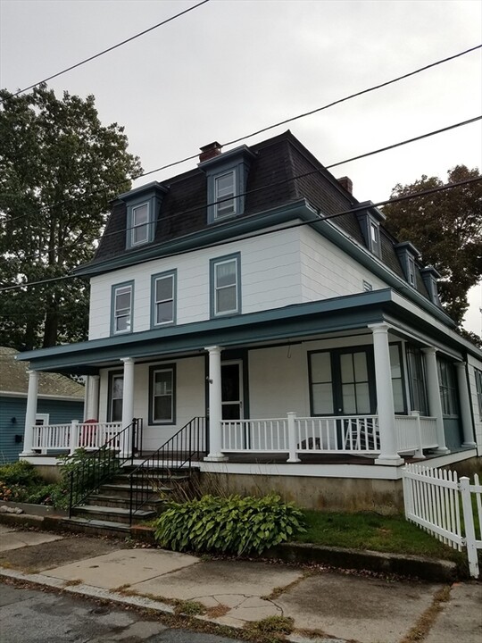 10 Vine St in Beverly, MA - Foto de edificio