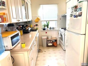 1261A Inwood Terrace-Unit -A in Fort Lee, NJ - Building Photo - Building Photo