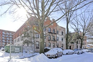 143-20 37th Ave in Flushing, NY - Building Photo