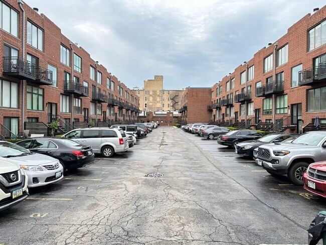 property at 947 W Grace St