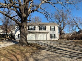 601 SE 110th Rd in Warrensburg, MO - Building Photo